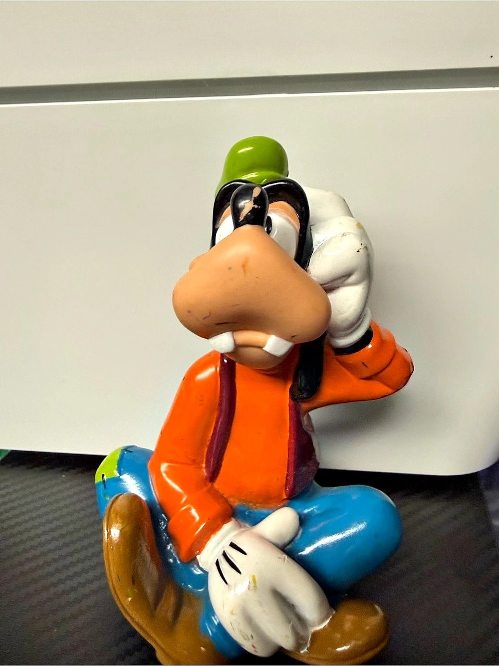 Disney Goofy figurine Orange Blue